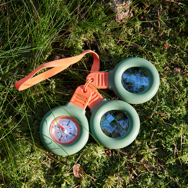 MAJBAGGE compass set on greenery, 3 clear green lenses, orange strap, durable & precise.