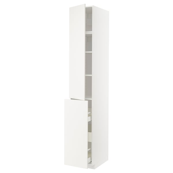 White METOD kitchen cabinet with adjustable shelves and pull-out drawer.