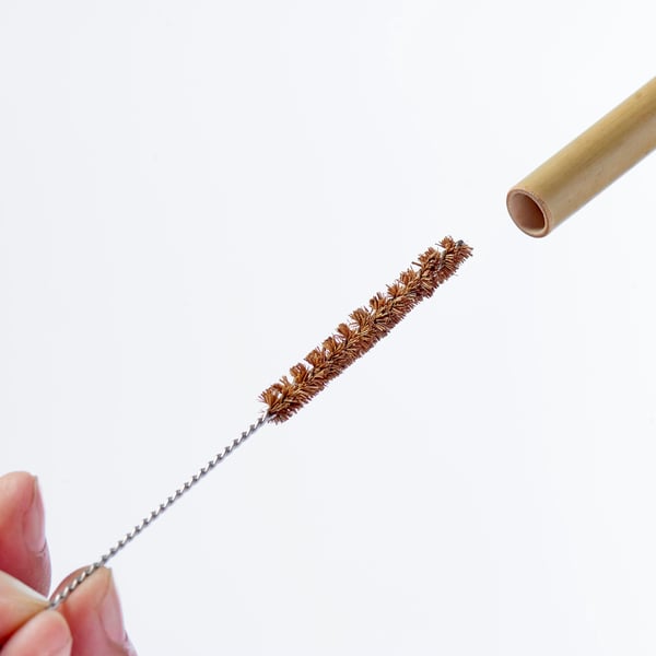 OKUVLIG: bamboo straws with stainless steel brush; compact, eco-friendly, reusable.