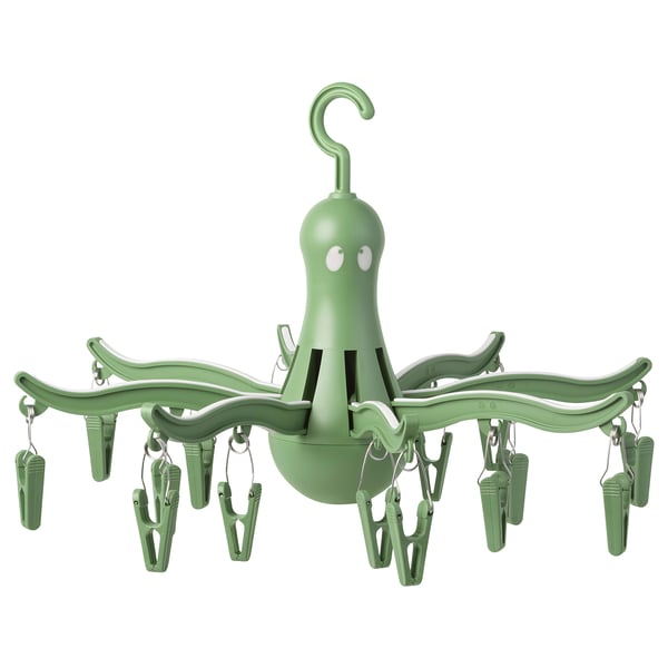 Octopus-shaped green clothes dryer with 16 pegs. Made of recycled plastic.