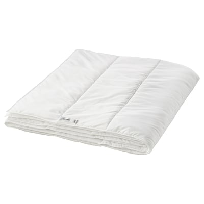 White SÄFFEROT duvet, folded, recycled polyester, soft & warm, simple design, machine washable.