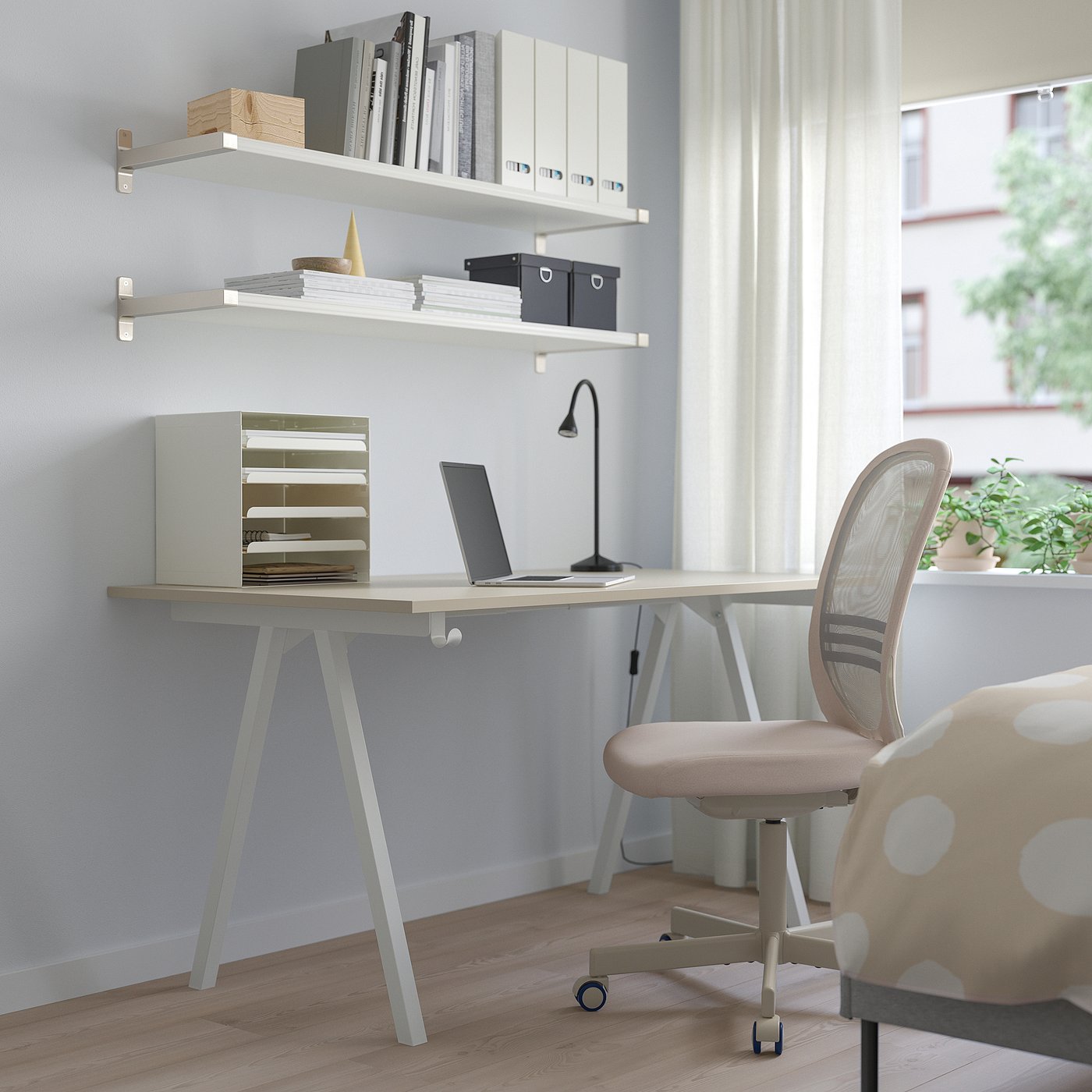TROTTEN desk, beige/white, 140x80 cm - IKEA Latvia