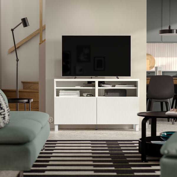 BESTÅ TV galdiņš ar durvīm, baltā krāsā/Förvaltare baltā krāsā, 120x42x74 cm