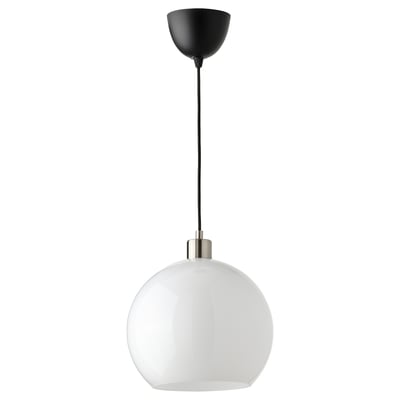 JÄRPLIDEN piekaramā lampa ar baltu stikla aizsargkrāsu un melnu auklu ar gludu un mūsdienīgu dizainu.