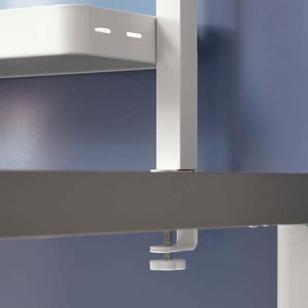 Белая полка с простой установкой без сверления.