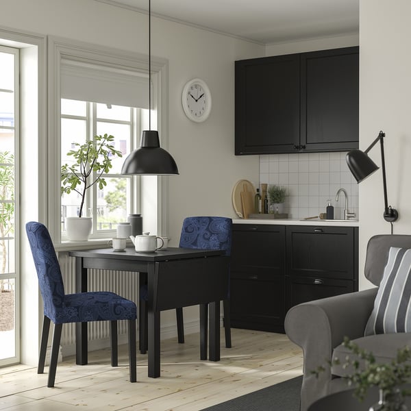 NORDVIKEN / BERGMUND طاولة وكرسيان, أسود/Kvillsfors أزرق غامق/أزرق أسود, ‎74/104 سم‏