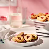 KAFFEREP Biscuits, with raspberry-flavoured filling, 176 g