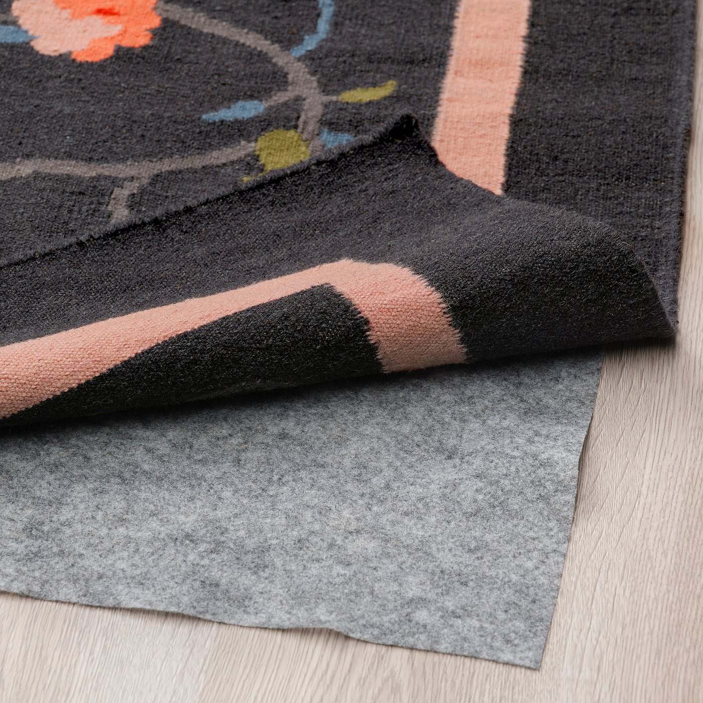 KLOCKBUSKE クロックブスケ ラグ 平織り IKEA KLOCKBUSKE rug, flatwoven, dark grey/flower, 160x230 cm - IKEA
