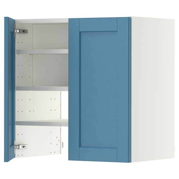 METOD Wall cb f extr hood w shlf/door, white/Lerhyttan blue, 60x60 cm