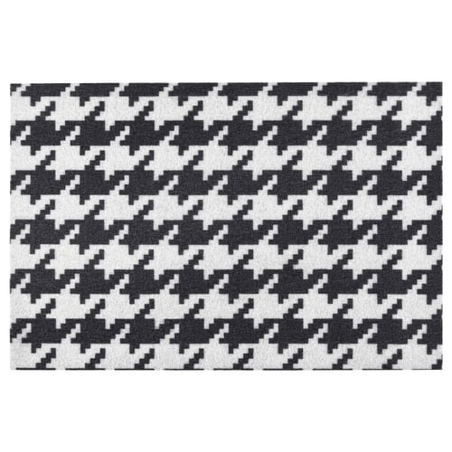 TOMTRÄTT mat: black/white geometric pattern, rectangular, polyester, rubber backing.
