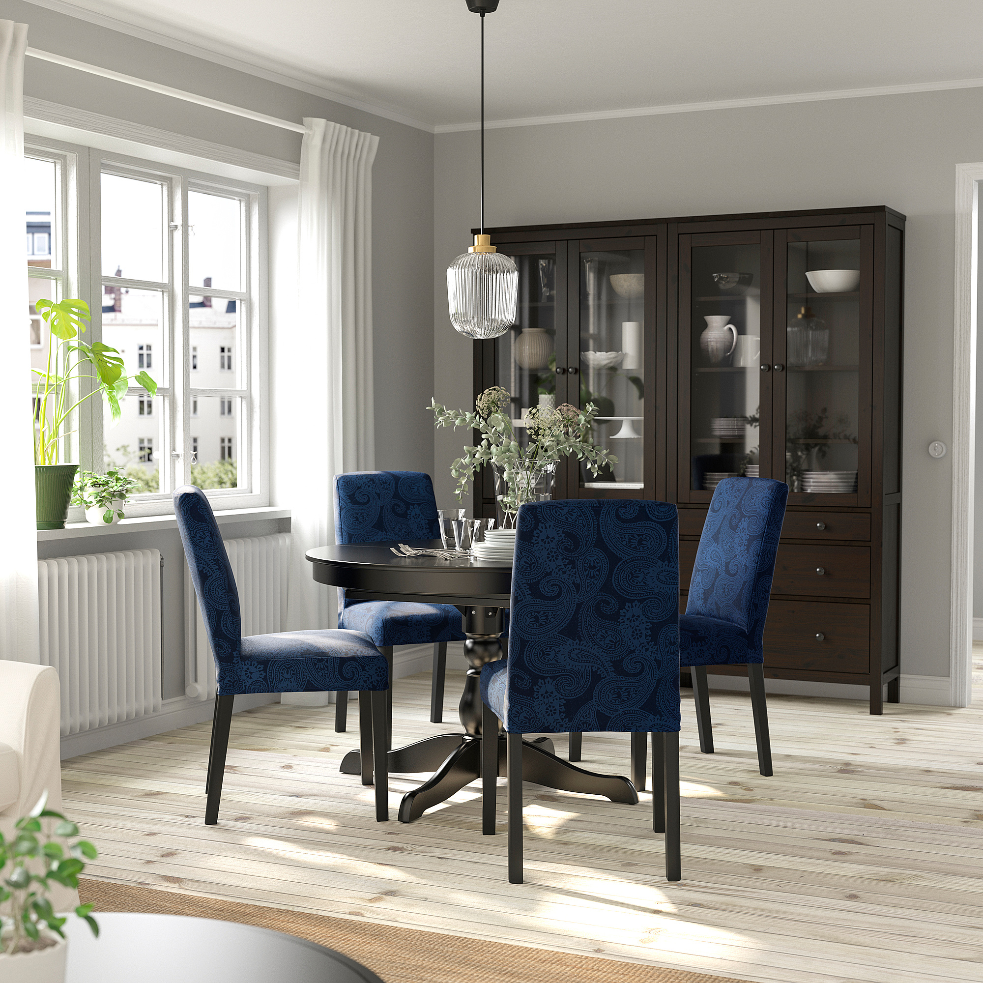 INGATORP / BERGMUND Table et 4 chaises, noir/Kvillsfors bleu foncé/bleu, 110/155 cm