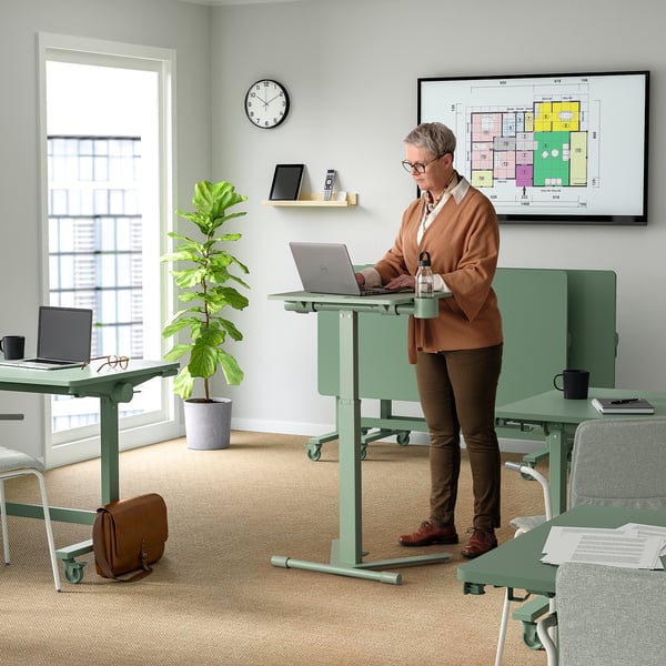 MITTZON Table pour PC portable av roulettes, vert, 66x50 cm