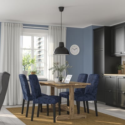 NACKANÄS / BERGMUND Table et 4 chaises, acacia/Kvillsfors bleu foncé/bleu noir, 140 cm