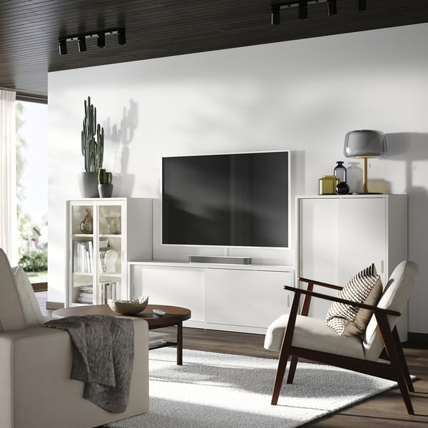 TONSTAD Rangement TV av portes coulissantes, blanc cassé/verre transparent, 339x37x116 cm