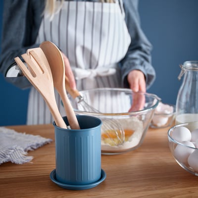 VÄLVÅRDAD Égouttoir à couverts, bleu gris foncé/acier zingué, 13 cm