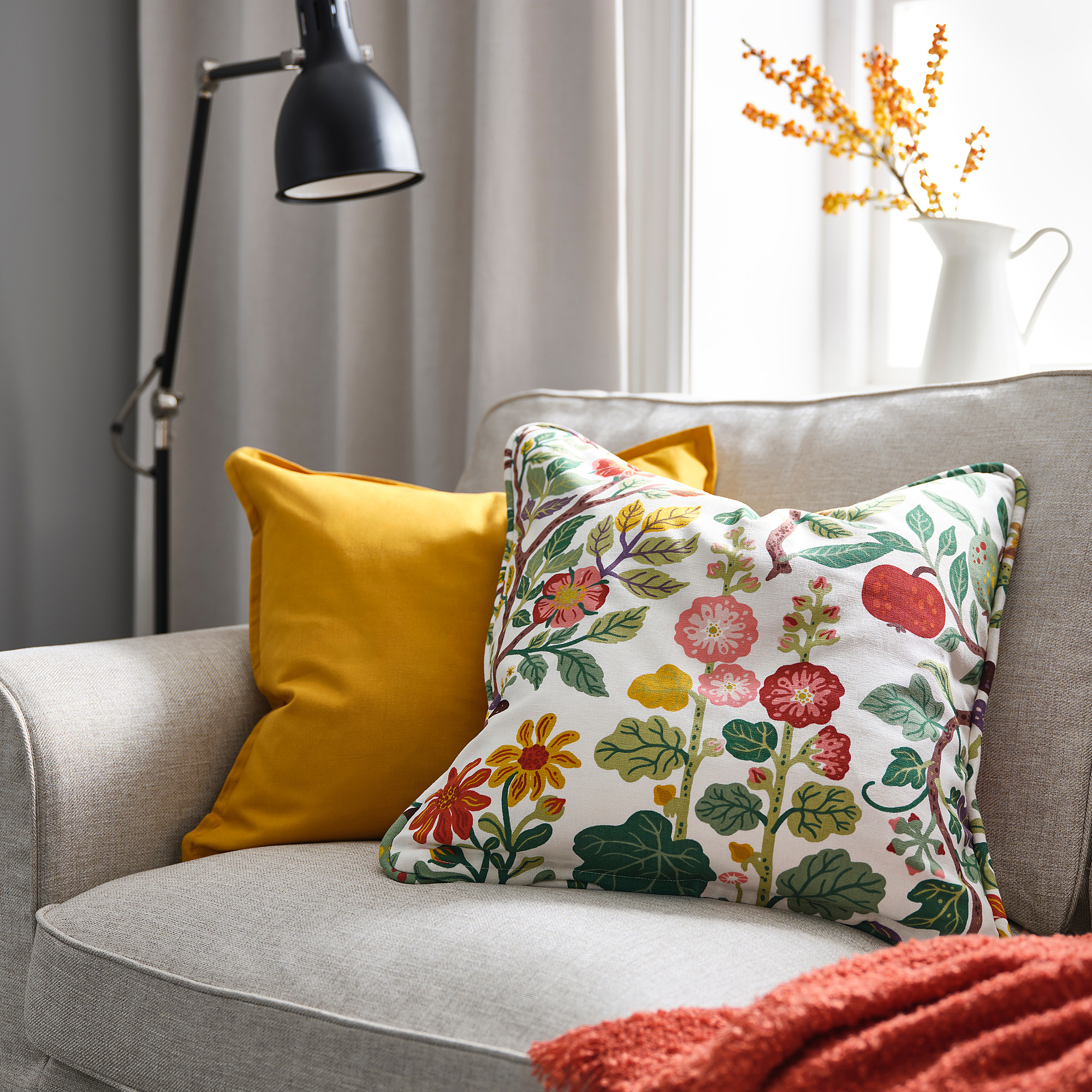 VILDPERSILJA Housse de coussin, blanc multicolore/motif floral, 50x50 cm
