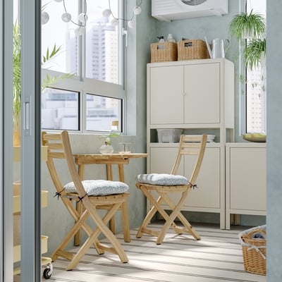 ASKHOLMEN Table f wall+2 fold chairs, outdoor, acacia/Klösan blue, 70x44 cm