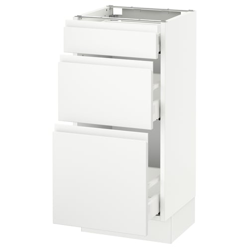 SEKTION white kitchen cabinet with three drawers.