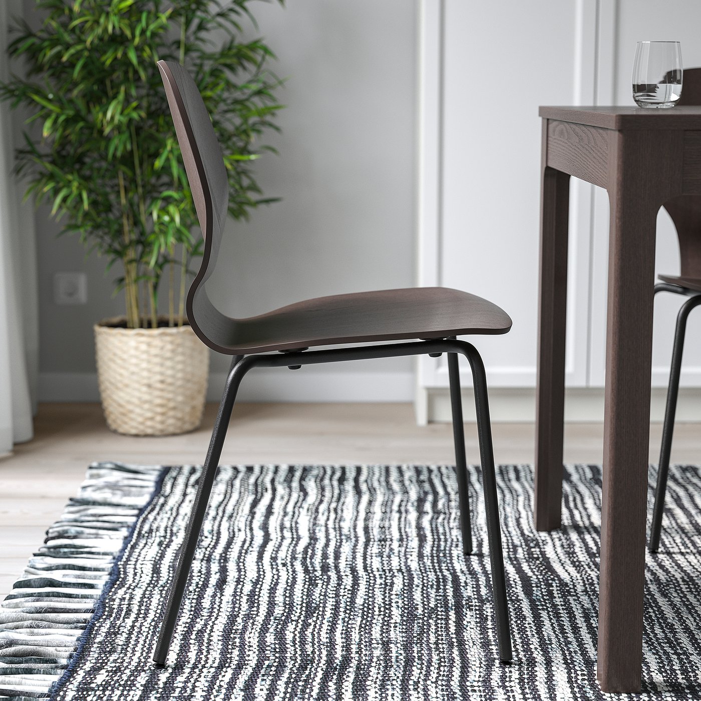 SIGTRYGG chair, dark brown/Sefast black - IKEA