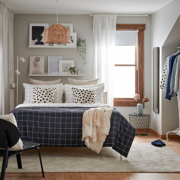 VITKLÖVER Comforter set, white black/check, Full/Queen