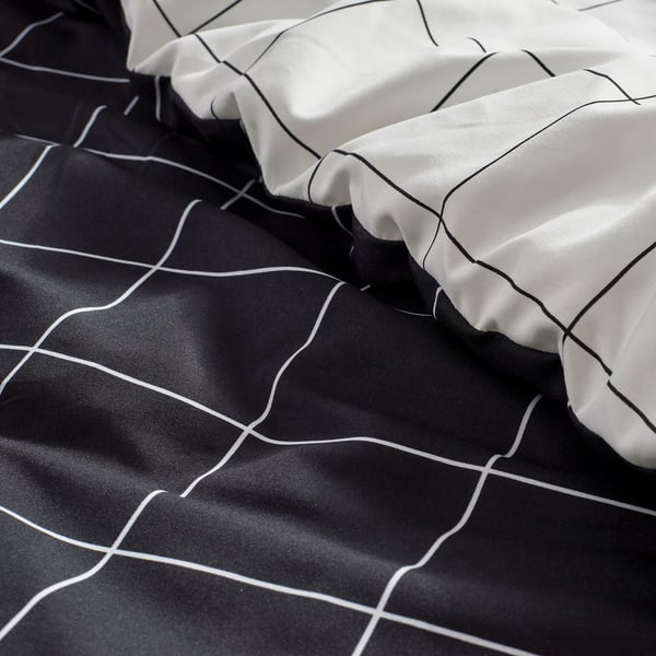 VITKLÖVER Comforter set, white black/check, Full/Queen