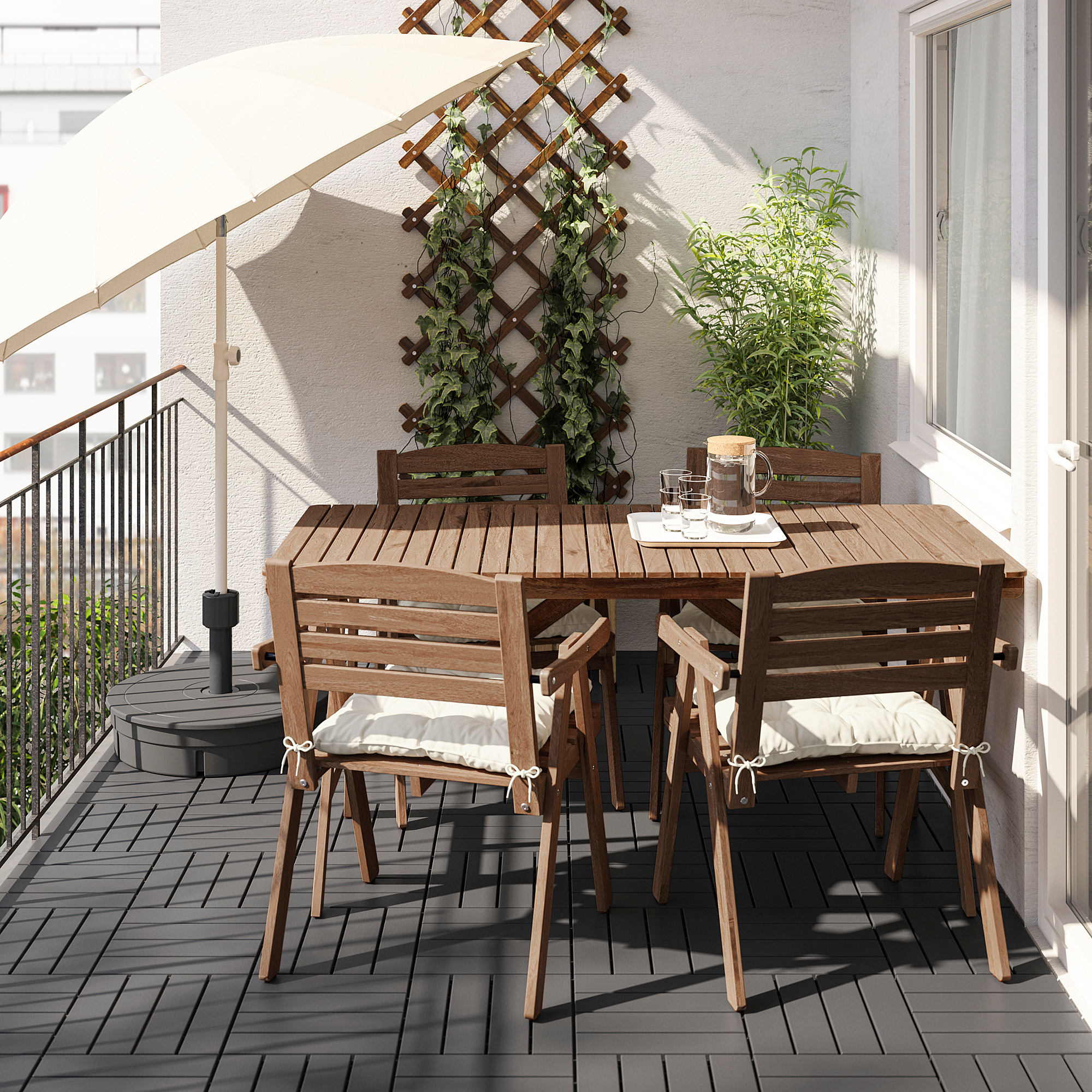 FALHOLMEN Mesa y 4 sillas, exterior - tinte café claro/Kuddarna beige