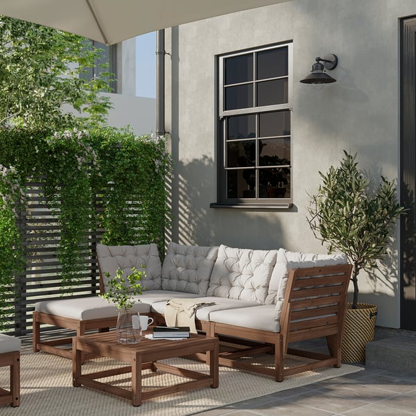 NÄMMARÖ Sofá modular 3 asientos jardín, +taburete tinte café claro/Kuddarna gris claro/beige