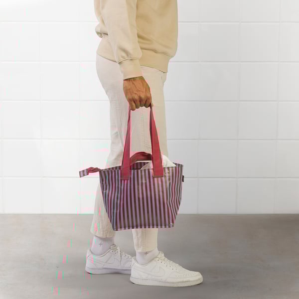 GÖRSNYGG Carrier bag, red blue/patterned, 22x15x22 cm/7 l