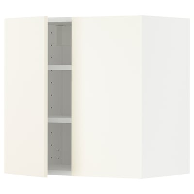 White METOD kitchen cabinet with adjustable shelves.