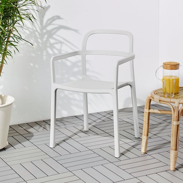YPPERLIG Chair with armrests, light grey