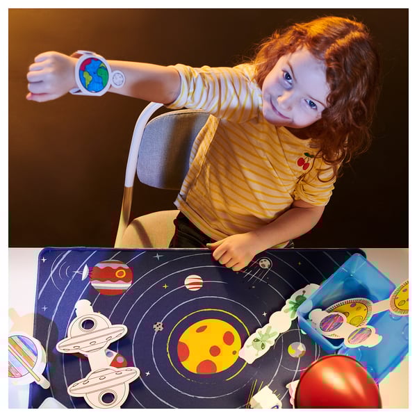 AFTONSPARV Pelapik meja, angkasa/biru, 38x60 cm