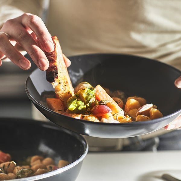HEMLAGAD Kuali sauté dgn penutup, salutan tidak melekat hitam, 26 cm