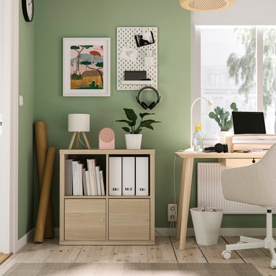 KALLAX Unit rak berpintu, kesan kayu oak berwarna putih, 77x77 cm