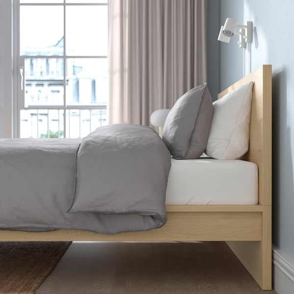 MALM Rangka katil, tinggi, Venir kayu oak berwarna putih, 180x200 cm