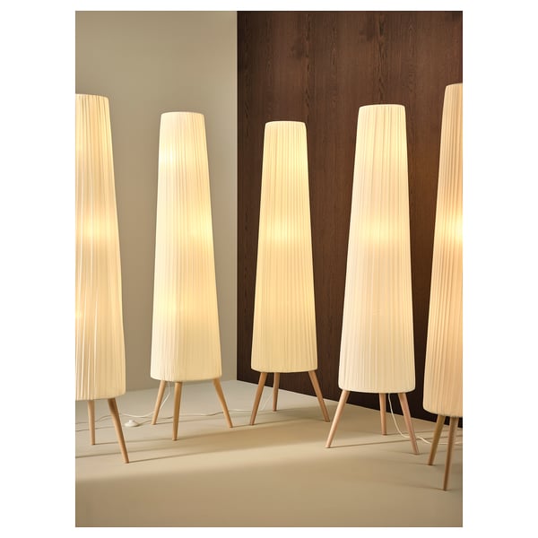 ÖKENSAND Lampu lantai, kayu bic/putih