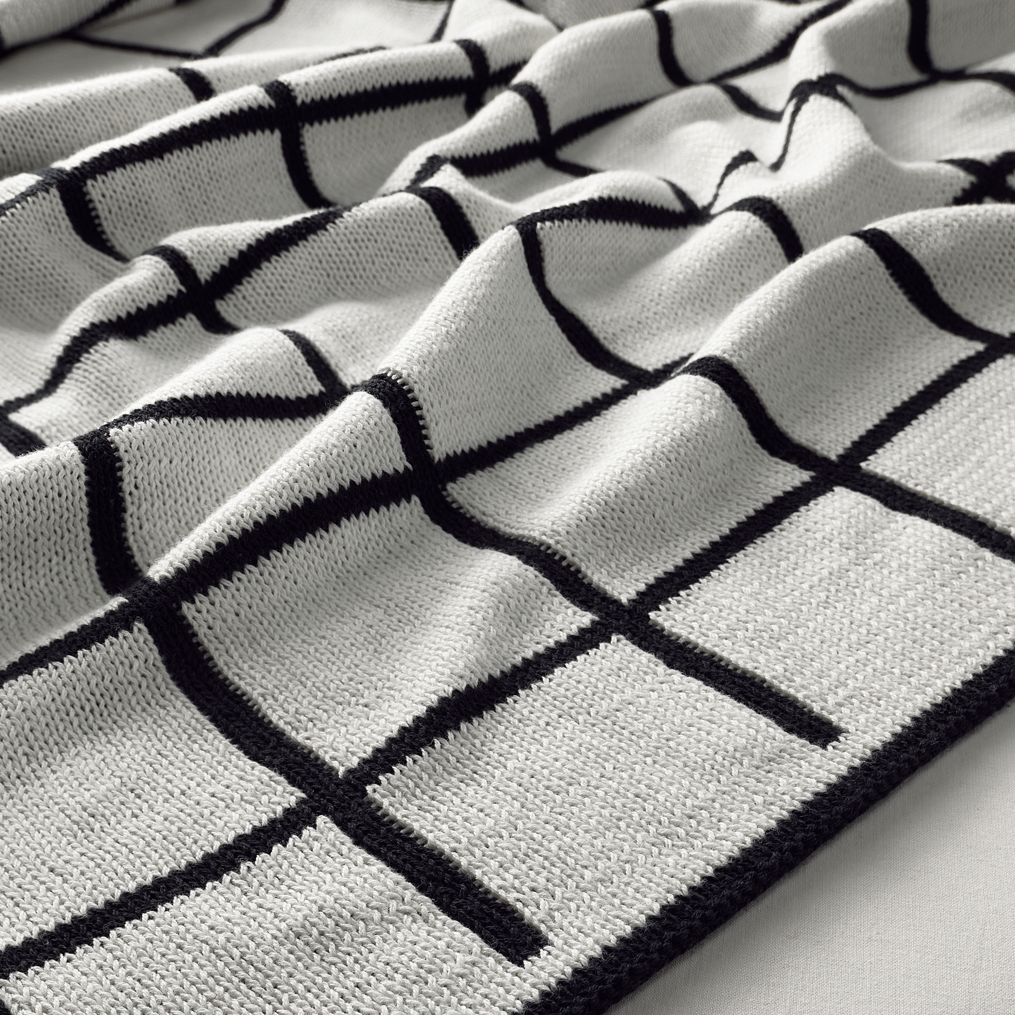 ALMALIE Throw, black/white, 130x170 cm IKEA