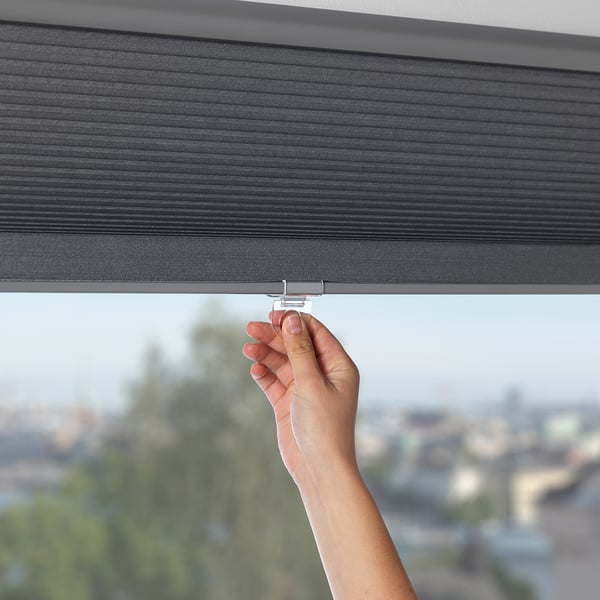 Adjusting blind control