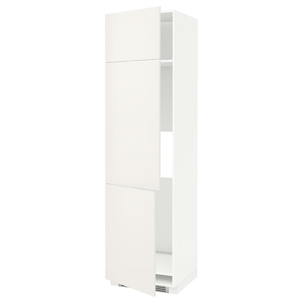 White tall kitchen cabinet, METOD series, with clean lines and adjustable shelves.