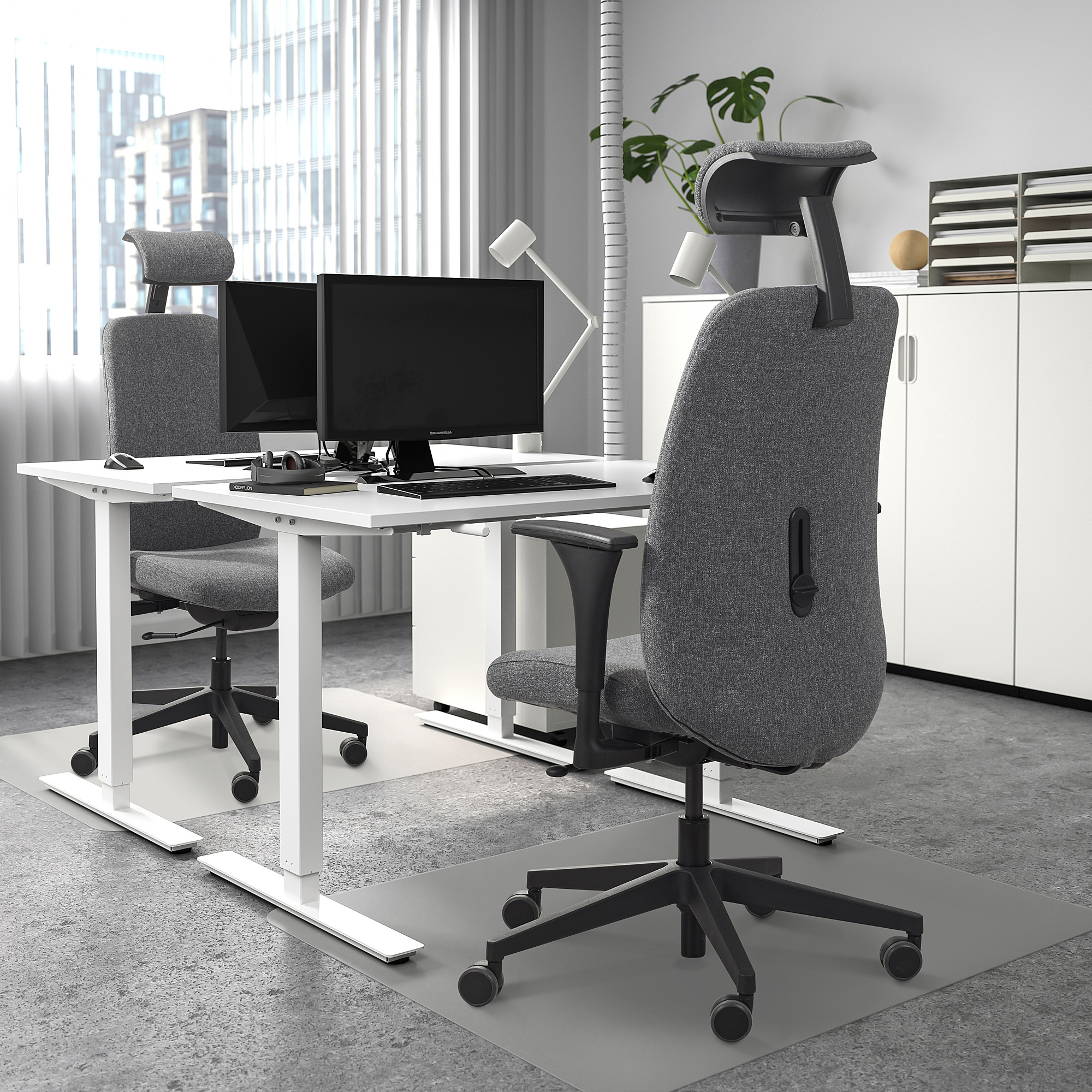 https://www.ikea.com/nl/en/images/products/vallfjallet-office-chair-with-arm-headrest-gunnared-grey__0945058_PE797548_S5.JPG?f=g