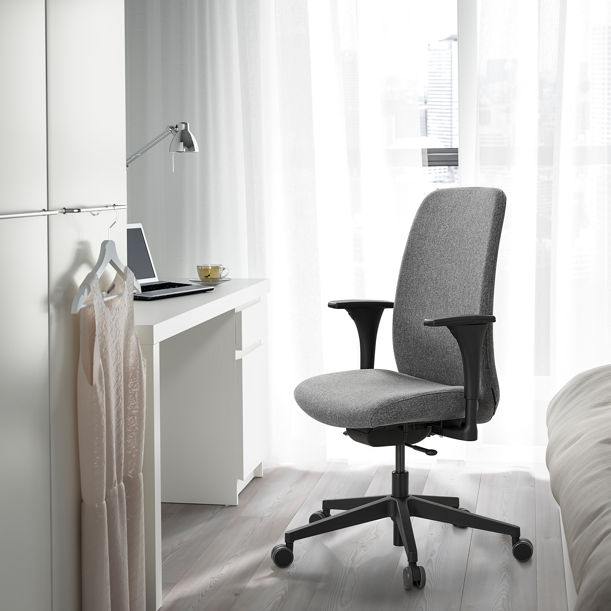 VALLFJÄLLET Office chair with armrests Gunnared grey IKEA