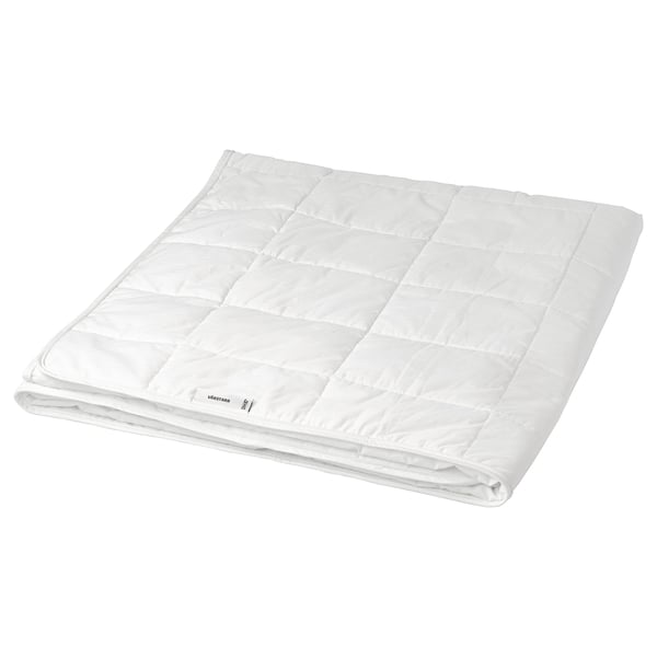 White VÅRSTARR jacquard duvet with lyocell, cotton, polyester fill; quilted design.