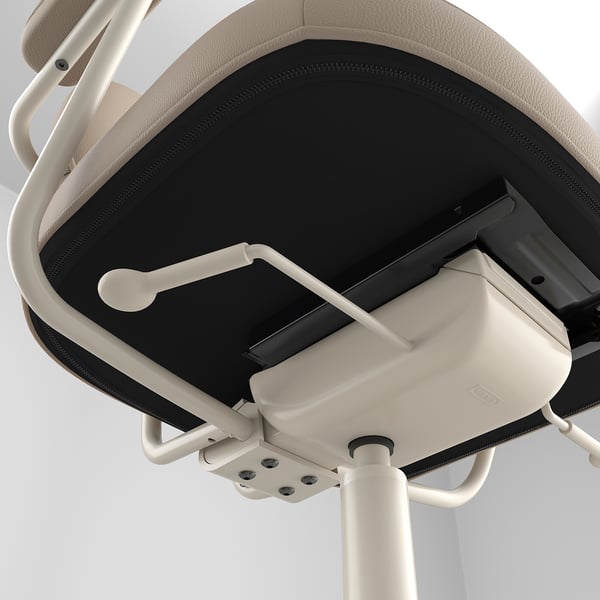 Ergonomisch detail van de stoelbasis met metalen frame, plastic mechanisme en lederen voetsteun.