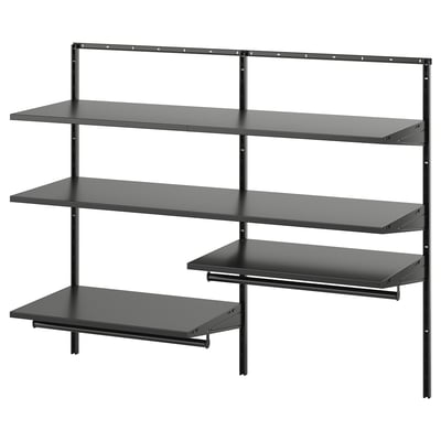 BOAXEL: zwart wandopbergsysteem met vier legplanken. Modern, minimalistisch ontwerp, ideaal voor het organiseren van outdoorkleding.