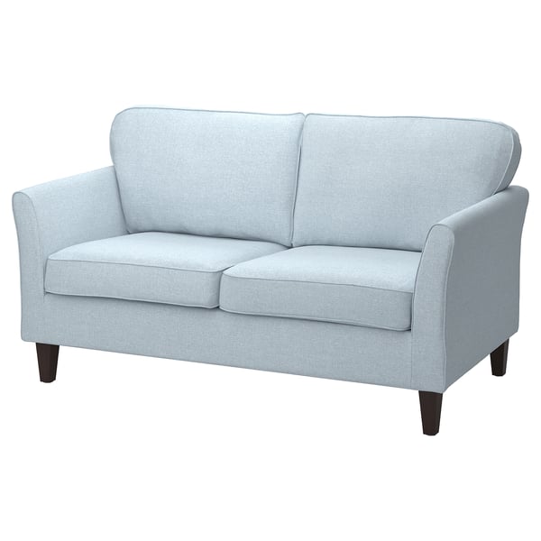 Lichtblauwe EKHOLMA loveseat, afgeronde armen, donkerhouten poten, gezellig, modern design.