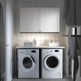 Compacte wasopstelling: ENHET-units, wasmachine, droger, strijkijzer, benodigdheden