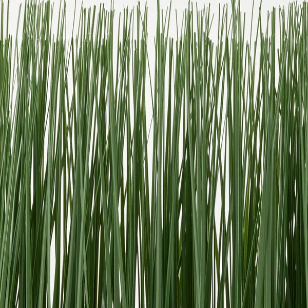 Kunstgras; levendige, levensechte messen, dicht en netjes gerangschikt, groene kleur, realistisch uiterlijk.