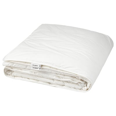 Ikea FJÄLLBRÄCKA wit dekbed, gevouwen, gladde textuur, katoen en gerecycled dons.
