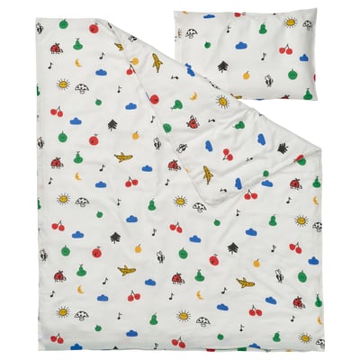 GRÖNFINK wit dekbedovertrek set met speels fruit & dier design, gemaakt van 80% katoen, 20% viscose.