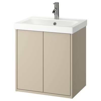 HAVBÄCK beige wandmeubel voor de badkamer met witte keramische wastafel, strak en minimalistisch.