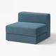 Blauwe gerecyclede polyester L-vormige bank, eigentijds ontwerp.